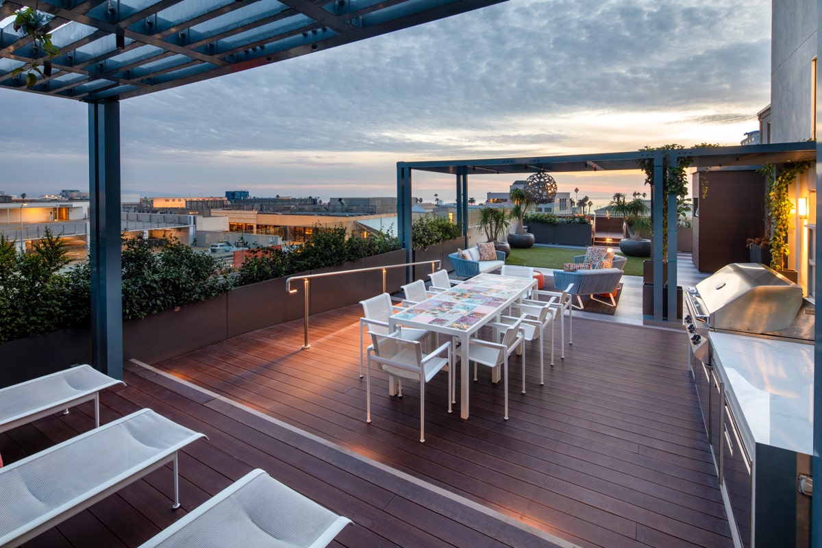 The Residences | Santa Monica Apartments Amenities BBQ