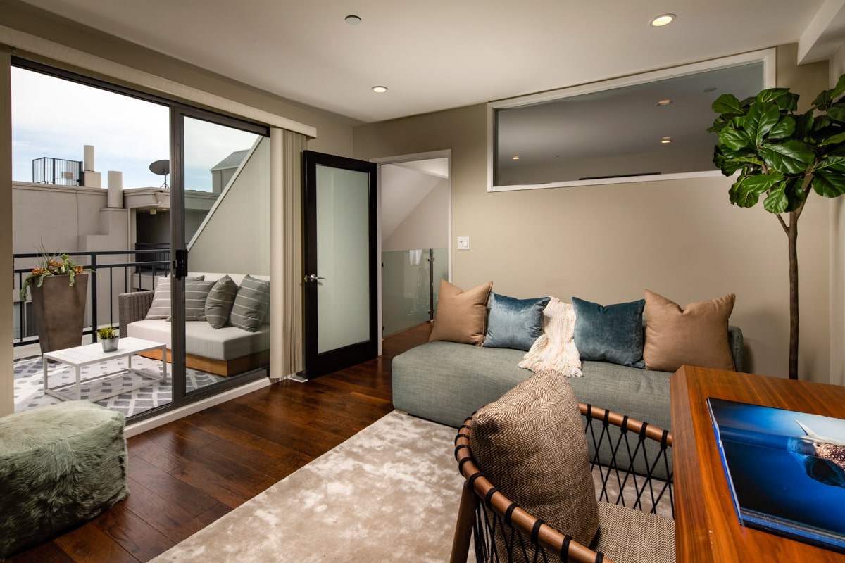 The Residences | Santa Monica Apartments Guest Bed